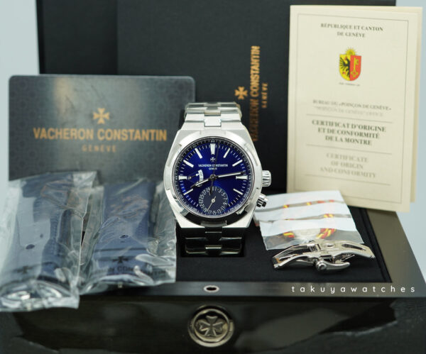 Vacheron CONSTANTIN OVERSEAS DUAL TIME 7900V BLUE DIAL 2021 WARRANTY FULL SET - Image 2