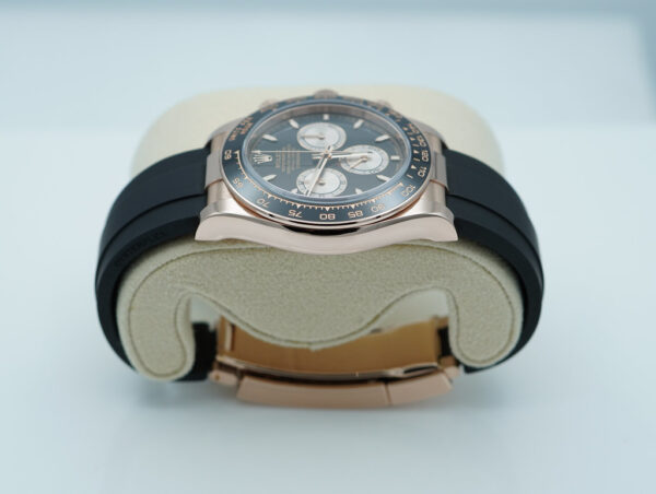 Rolex 126515LN DAYTONA ROSE GOLD OYSTERFLEX BLACK SUNDUST DIAL 2024 FULL SET - Image 4