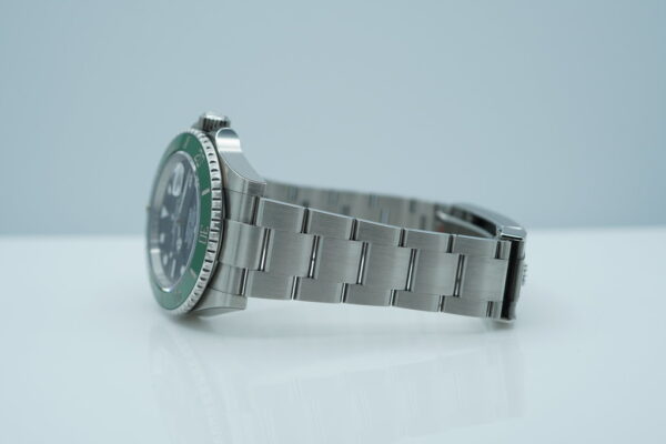 Rolex 126610LV SUBMARINER 41 GREEN MK2 BEZEL BLACK DIAL 2024 COMPLETE SET - Image 5