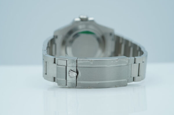Rolex 126610LV SUBMARINER 41 GREEN MK2 BEZEL BLACK DIAL 2024 COMPLETE SET - Image 7
