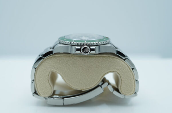 Rolex 126610LV SUBMARINER 41 GREEN MK2 BEZEL BLACK DIAL 2024 COMPLETE SET - Image 3