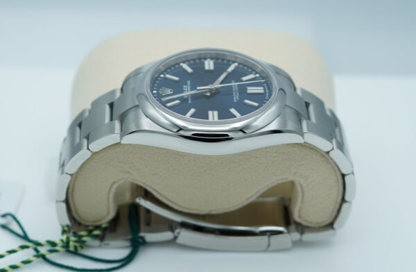 BRAND NEW Rolex 124300 OYSTER PERPETUAL BLUE DIAL 2024 41MM COMPLETE SET - Image 4