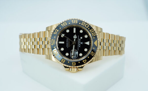 Rolex 126718GRNR GMT MASTER 2 YELLOW GOLD GREY BLACK BEZEL JUBILEE BAND 2023 FULL SET - Image 9