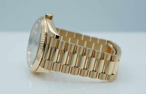Rolex 228238 DAY DATE 40 18K YELLOW GOLD SILVER MOTIF DIAL 2021 COMPLETE SET - Image 5