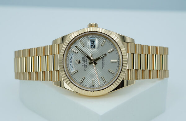 Rolex 228238 DAY DATE 40 18K YELLOW GOLD SILVER MOTIF DIAL 2021 COMPLETE SET - Image 10