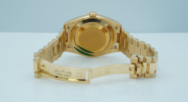 Rolex 228238 DAY DATE 40 18K YELLOW GOLD SILVER MOTIF DIAL 2021 COMPLETE SET - Image 8