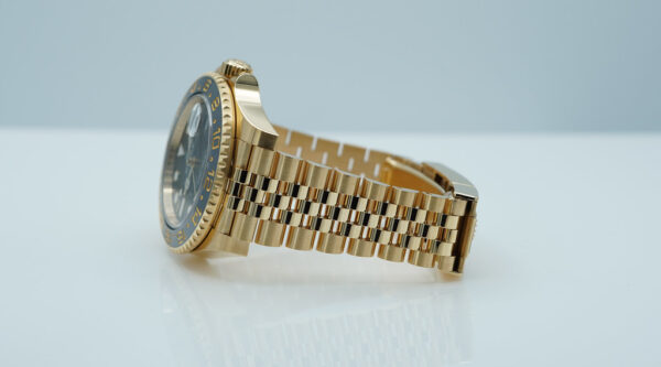 Rolex 126718GRNR GMT MASTER 2 YELLOW GOLD GREY BLACK BEZEL JUBILEE BAND 2023 FULL SET - Image 5