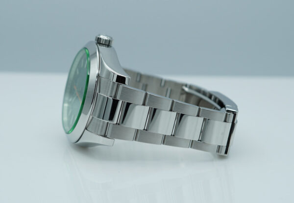 Rolex 116400GV MILGAUSS GREEN CRYSTAL Z BLUE DIAL 2017 FULL SET - Image 5
