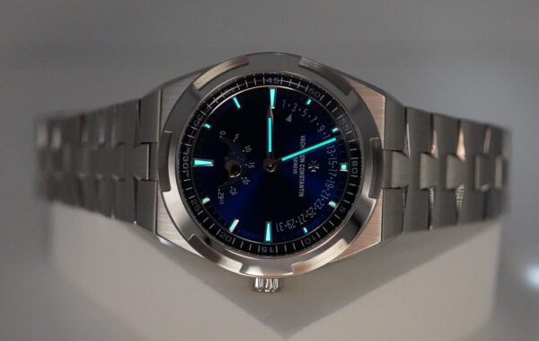 Vacheron CONSTANTIN OVERSEAS 4000V MOONPHASE RETROGRADE DATE BLUE DIAL 2023 FULL SET - Image 11