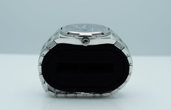 Vacheron CONSTANTIN OVERSEAS 4000V MOONPHASE RETROGRADE DATE BLUE DIAL 2023 FULL SET - Image 3