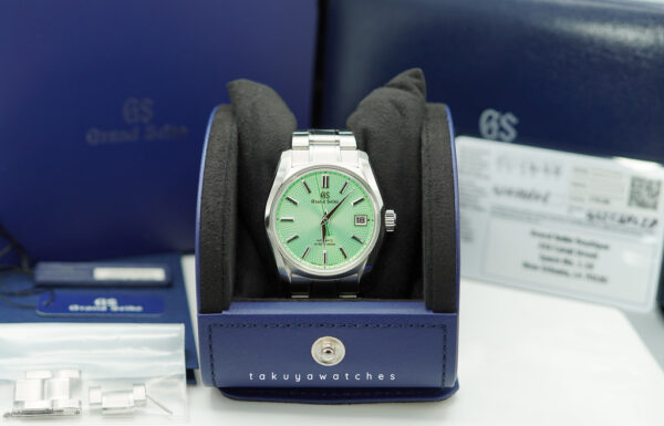 Grand Seiko SBGH335 WATCHES OF SWITZERLAND LIMITED EDITION GREEN DIAL 2023 FULL SET - Image 2