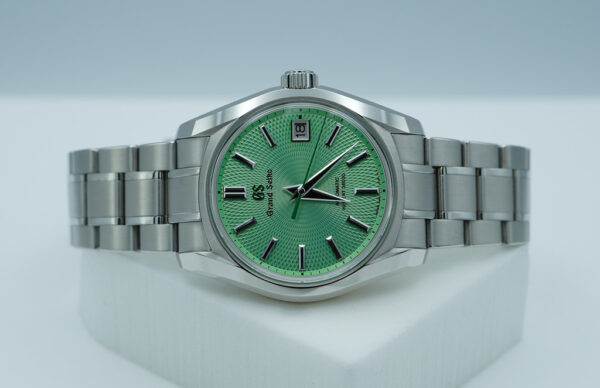 Grand Seiko SBGH335 WATCHES OF SWITZERLAND LIMITED EDITION GREEN DIAL 2023 FULL SET - Image 10
