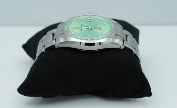 Grand Seiko SBGH335 WATCHES OF SWITZERLAND LIMITED EDITION GREEN DIAL 2023 FULL SET - Image 4