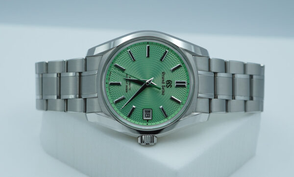 Grand Seiko SBGH335 WATCHES OF SWITZERLAND LIMITED EDITION GREEN DIAL 2023 FULL SET - Image 9