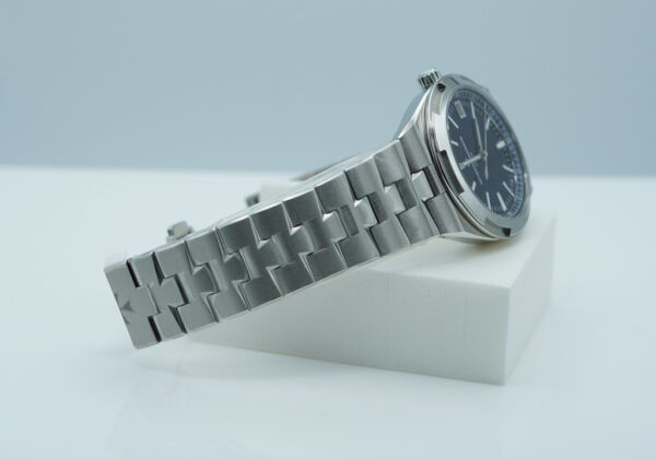 Vacheron CONSTANTIN OVERSEAS 4500V STAINLESS STEEL BLUE DIAL 2021 FULL SET - Image 6