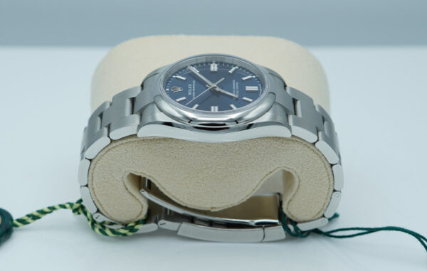 BRAND NEW Rolex 126000 OYSTER PERPETUAL 36 BLUE DIAL 2024 COMPLETE SET - Image 4