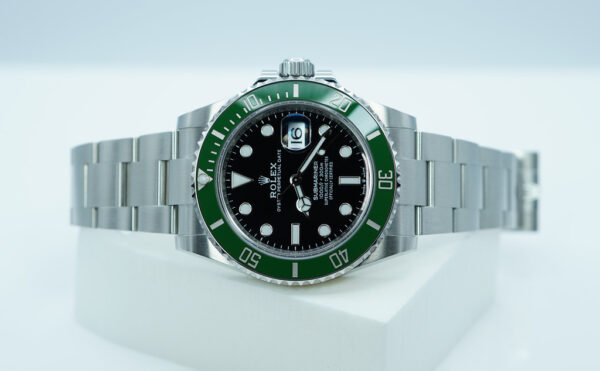 Rolex 126610LV SUBMARINER 41 GREEN MK2 BEZEL BLACK DIAL 2024 COMPLETE SET - Image 10