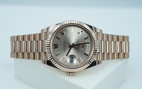 Rolex 228235 DAY DATE 40 ROSE GOLD SUNDUST ROMAN DIAL 2021 WARRANTY FULL SET - Image 9