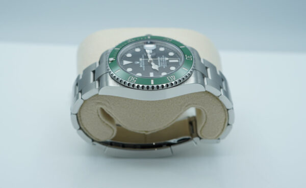 Rolex 126610LV SUBMARINER 41 GREEN MK2 BEZEL BLACK DIAL 2024 COMPLETE SET - Image 4