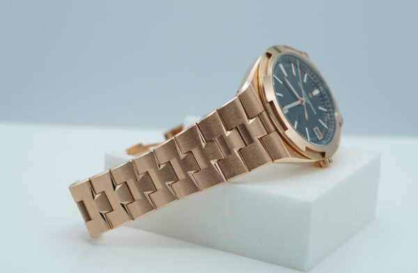 Vacheron CONSTANTIN OVERSEAS 4520V ROSE GOLD GREEN DIAL 2024 NEW MODEL FULL SET - Image 5