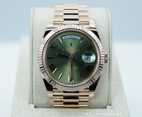 Rolex 228235 DAY DATE 40 ROSE GOLD OLIVE GREEN ROMAN DIAL 2024 COMPLETE SET