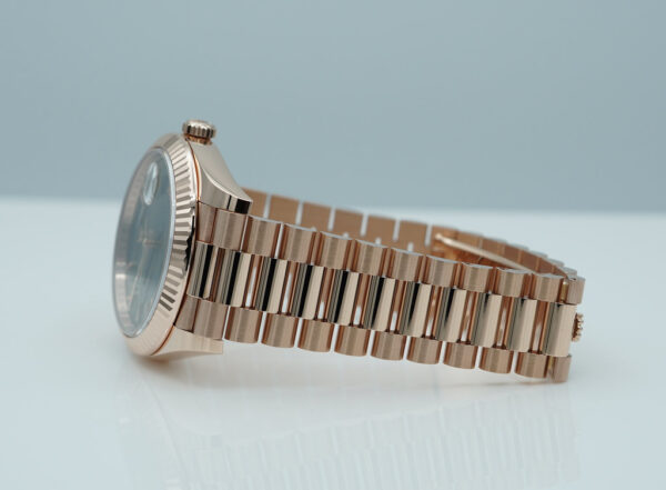 Rolex 228235 DAY DATE 40 ROSE GOLD OLIVE GREEN ROMAN DIAL 2024 COMPLETE SET - Image 5