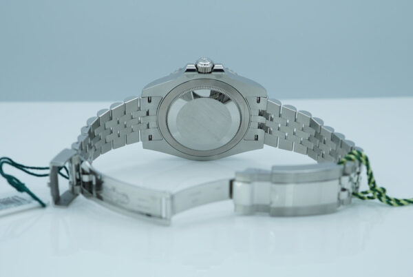 Rolex 126710GRNR GMT MASTER II BLACK GREY BEZEL JUBILEE BAND 2024 COMPLETE SET - Image 8