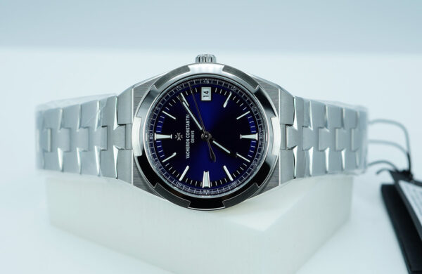 BRAND NEW Vacheron CONSTANTIN OVERSEAS 4520V STAINLESS STEEL BLUE DIAL 2024 NEW MODEL - Image 10