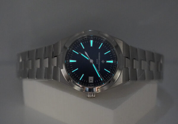 BRAND NEW Vacheron CONSTANTIN OVERSEAS 4520V STAINLESS STEEL BLUE DIAL 2024 NEW MODEL - Image 11