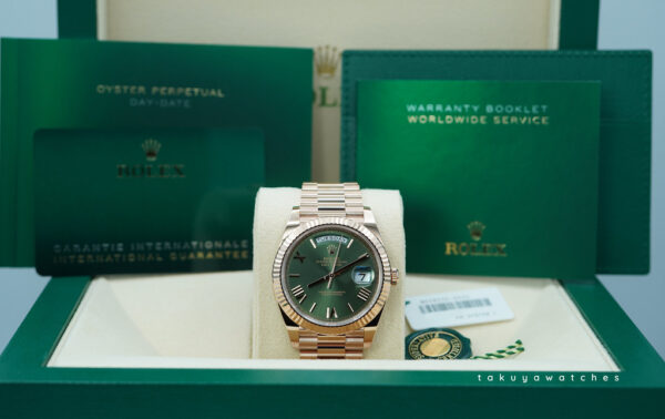 BRAND NEW Rolex 228235 DAY DATE 40 ROSE GOLD OLIVE GREEN ROMAN DIAL 2024 COMPLETE SET - Image 2