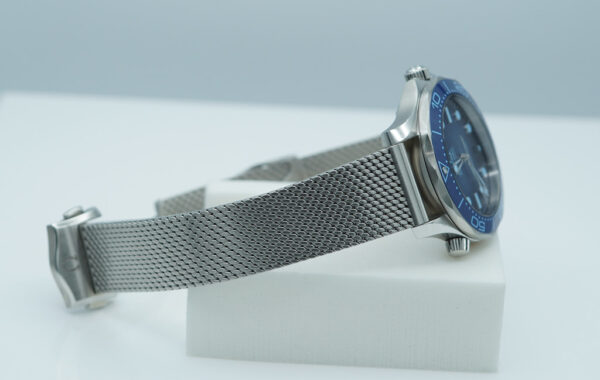 Omega SEAMASTER DIVER 300M SUMMER BLUE MESH BRACELET EXTRA STRAPS 2023 FULL SET - Image 6