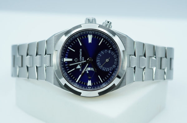 Vacheron CONSTANTIN OVERSEAS DUAL TIME 7900V BLUE DIAL 2023 WARRANTY FULL SET - Image 10