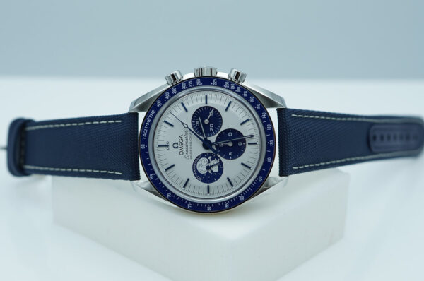 BRAND NEW Omega SPEEDMASTER SILVER SNOOPY AWARD 50TH ANNIVERSARY 2024 FULL SET - Image 10