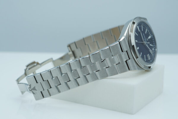 Vacheron CONSTANTIN OVERSEAS 4500V STAINLESS STEEL BLUE DIAL 2023 FULL SET - Image 5