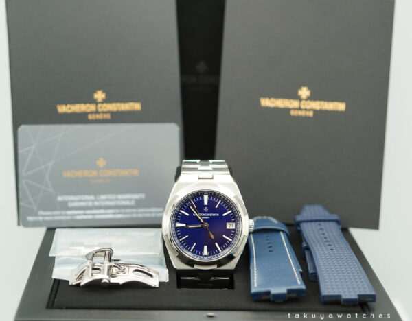 Vacheron CONSTANTIN OVERSEAS 4500V STAINLESS STEEL BLUE DIAL 2023 FULL SET - Image 2