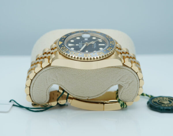 BRAND NEW Rolex 126718GRNR GMT MASTER 2 YELLOW GOLD GREY BLACK BEZEL JUBILEE BAND 2024 FULL SET - Image 4