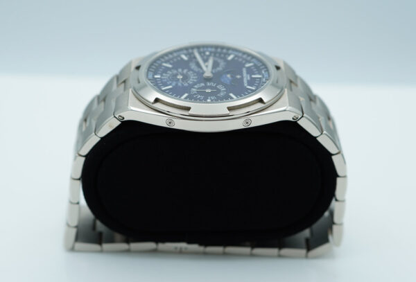 Vacheron CONSTANTIN OVERSEAS PERPETUAL CALENDAR 4300V 18K WHITE GOLD BLUE DIAL FULL SET - Image 4
