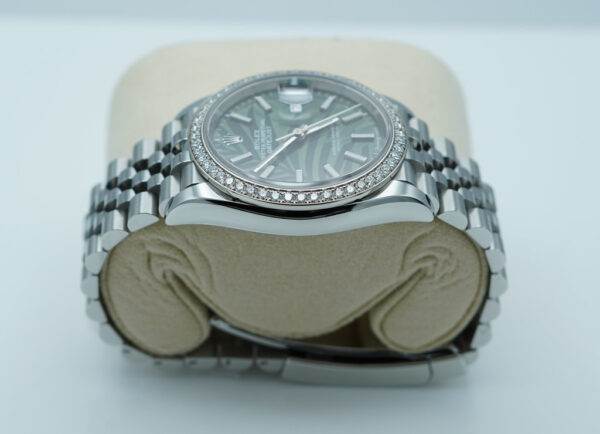 Rolex 126284RBR DATEJUST 36 PALM DIAL DIAMOND BEZEL JUBILEE BAND 2022 FULL SET - Image 4