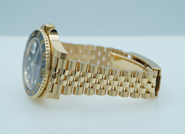 Rolex 126718GRNR GMT MASTER 2 YELLOW GOLD GREY BLACK BEZEL JUBILEE BAND 2023 FULL SET - Image 5