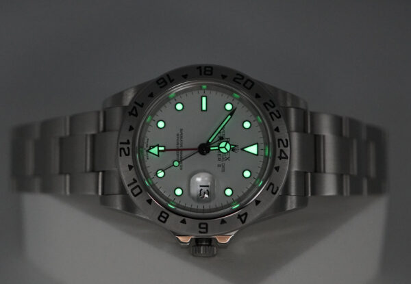 Rolex 16570 EXPLORER II 40MM POLAR WHITE DIAL D SERIAL FULL SET - Image 10