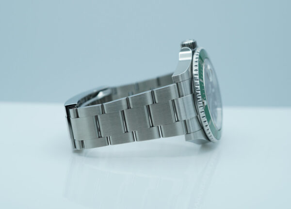 Rolex 126610LV SUBMARINER 41 GREEN MK2 BEZEL BLACK DIAL 2024 COMPLETE SET - Image 6