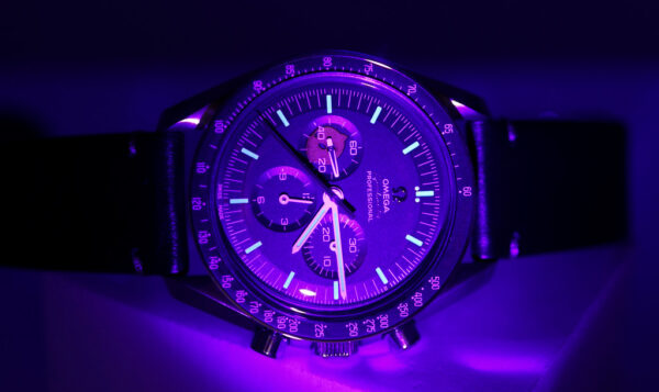 Omega SPEEDY TUESDAY ULTRAMAN SPEEDMASTER LIMITED EDITION 2018 COMPLETE SET - Image 12