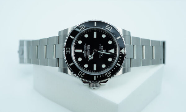 Rolex 124060 SUBMARINER NO DATE 41 NEW MODEL 2021 WARRANTY COMPLETE SET - Image 9