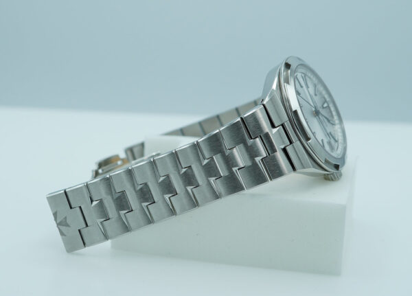 Vacheron CONSTANTIN OVERSEAS 4500V STEEL SILVER DIAL 2023 WARRANTY FULL SET - Image 6