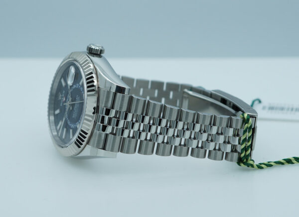 Rolex 336934 SKY-DWELLER BLUE DIAL JUBILEE BAND NEW MODEL 2024 FULL SET - Image 5