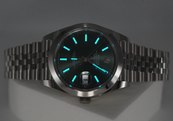 Rolex 126300 DATEJUST 41 MINT GREEN DIAL JUBILEE BAND 2024 COMPLETE SET - Image 11