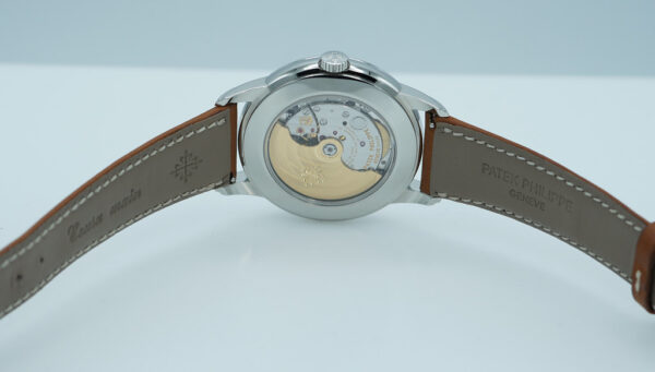 Patek PHILIPPE 5212A STEEL CALATRAVA WEEKLY CALENDAR 2022 COMPLETE SET - Image 8
