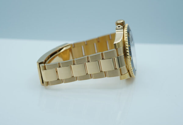 Rolex 116618LN SUBMARINER 18K YELLOW GOLD BLACK DIAL 40MM 2016 FULL SET - Image 6