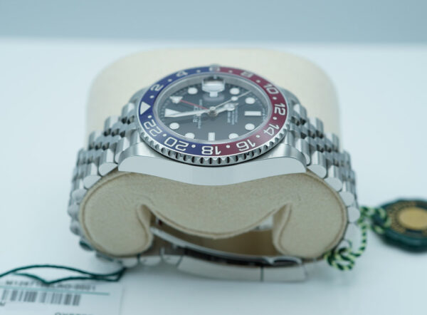 BRAND NEW Rolex 126710BLRO PEPSI GMT MASTER II RED BLUE JUBILEE BAND 2024 FULL SET - Image 4