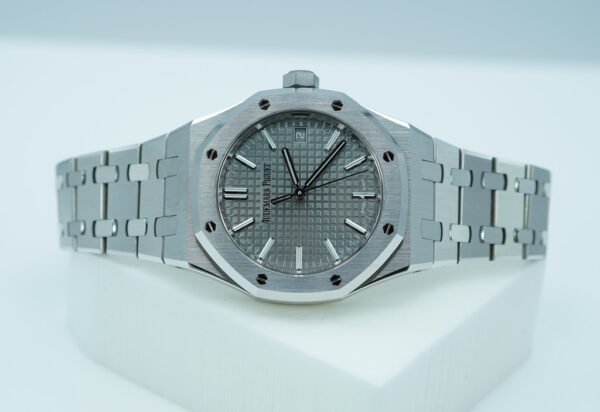 Audemars PIGUET ROYAL OAK 15550ST GREY DIAL 37MM 2023 WARRANTY FULL SET - Image 10